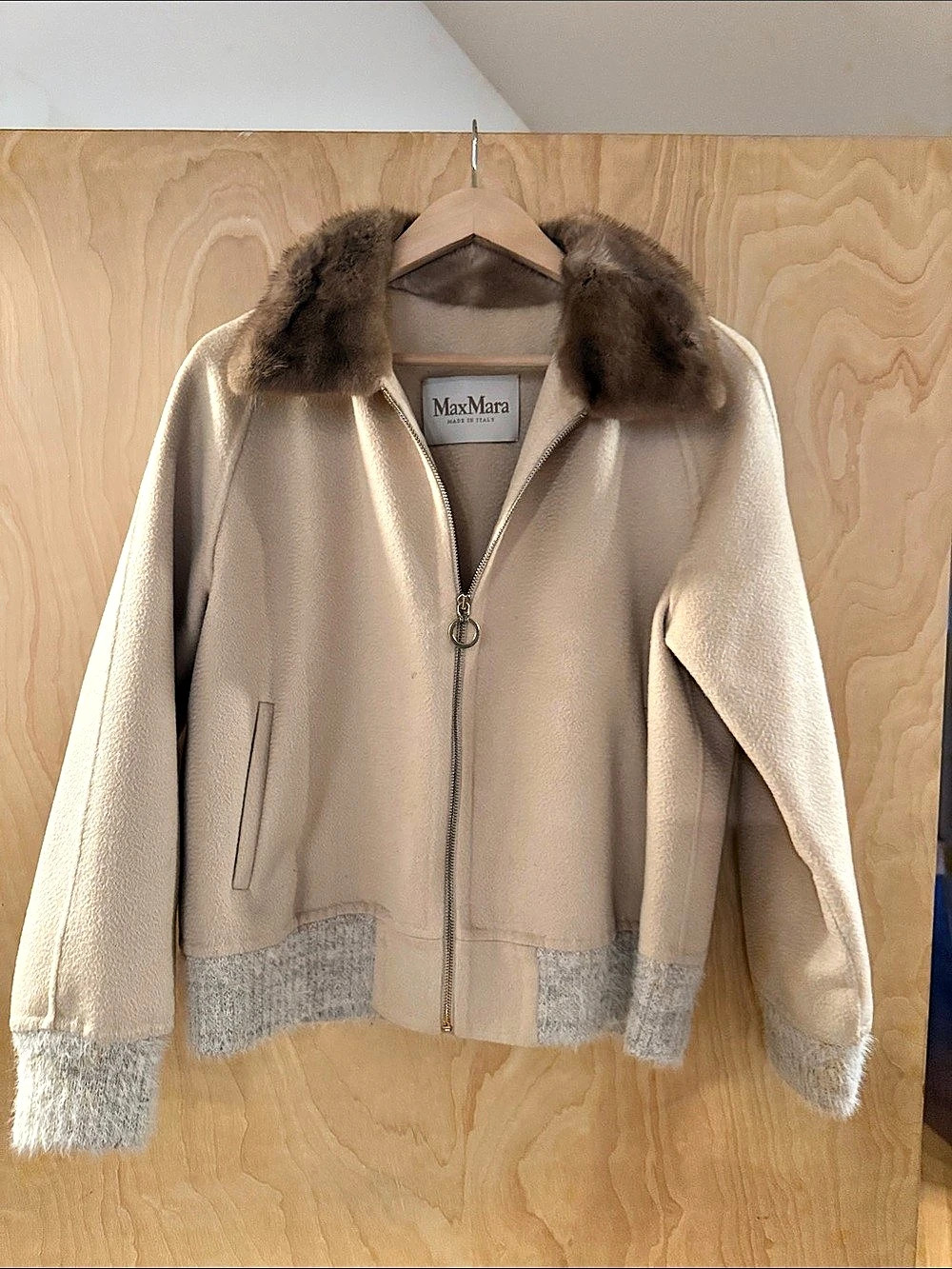 MaxMara Fur Collar Jacket in Beige Like New